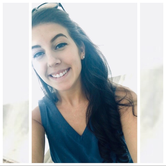 Meet your Posher, Danielle - Picture 3 of 4